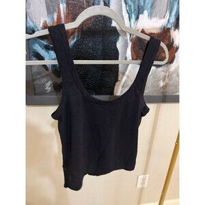 Vuori Crop Waffle Tank Medium *flawed